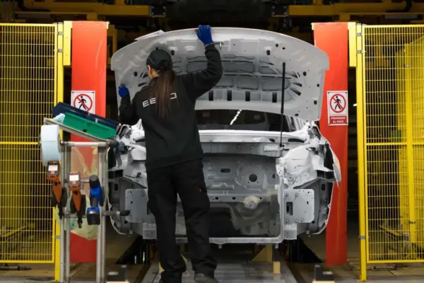 The motor industry in Spain is experiencing its worst year in profits, with a 56% drop, despite the highest level of investment in its history