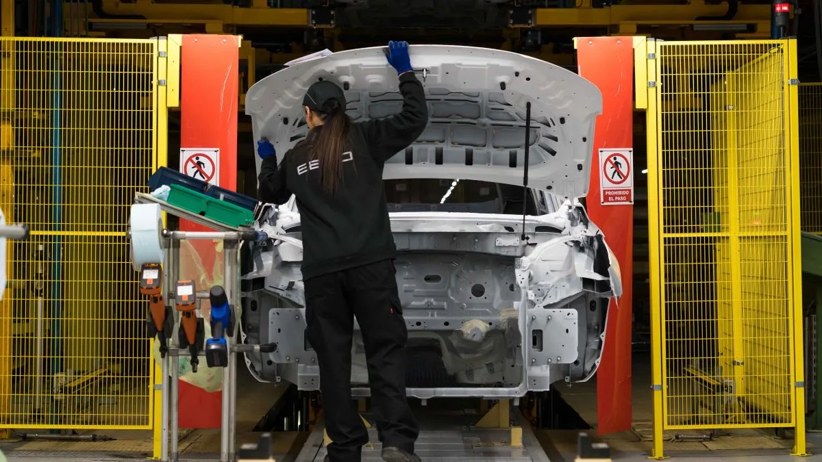 The motor industry in Spain is experiencing its worst year in profits, with a 56% drop, despite the highest level of investment in its history