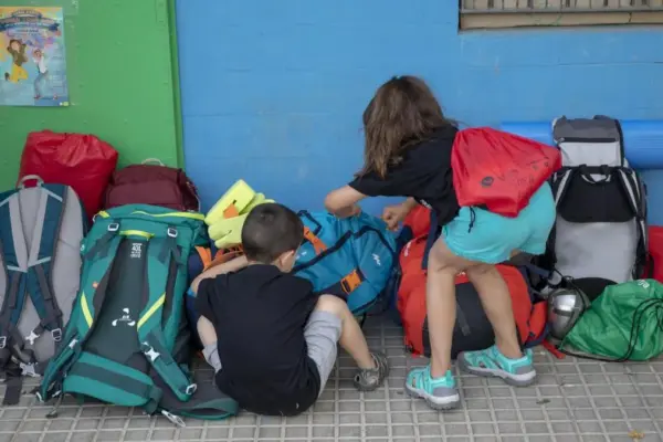The Ombudsman urges to guarantee school colonies and calls for regulation to Education
