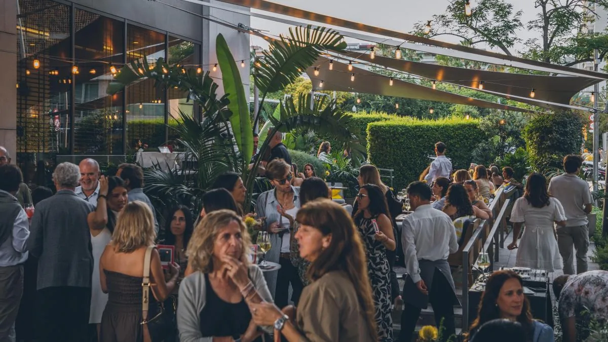 The 'dolce vita' lands in Barcelona: the most sought-after afternoon plan for summer nights
