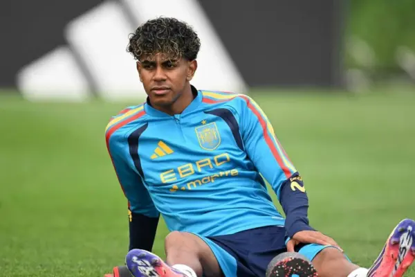 Lamine Yamal trains separately from the group three days before the World Cup final