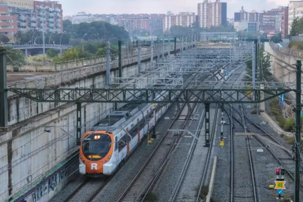 A cable theft in La Sagrera causes high-speed delays between Barcelona and Girona