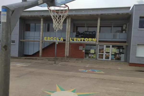 The TS points out that Spanish cannot be excluded from the signage of Catalan schools