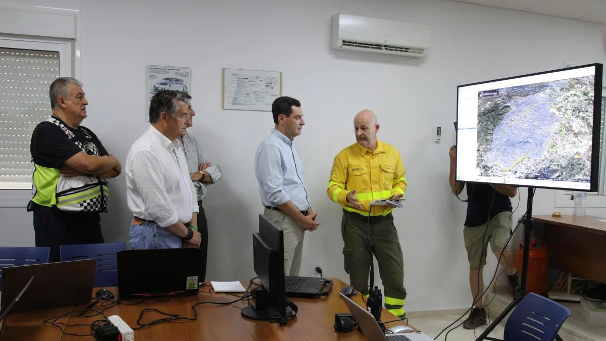 The Almería fire opens the first front between Moreno and Vox over climate change