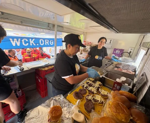 WCK personnel feeding the services deployed in Turre