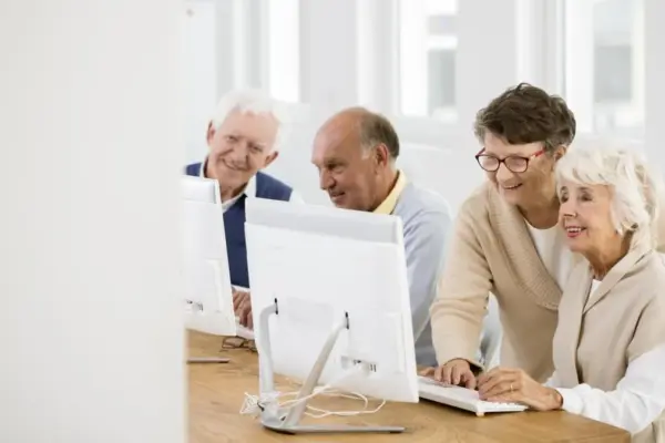 Hooked on the internet: This is how digital seniors redraw old age