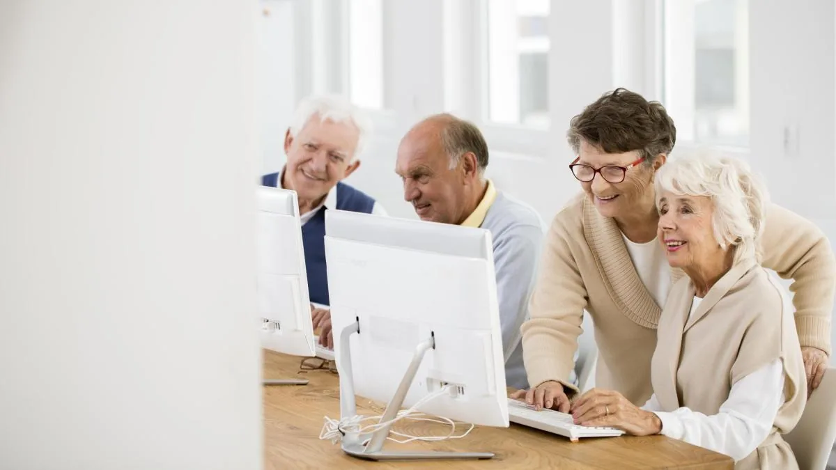 Hooked on the internet: This is how digital seniors redraw old age