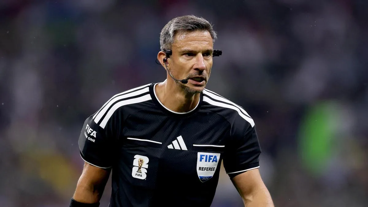 The Slovenian Slavko Vincic, in charge of refereeing the World Cup final between Spain and Argentina