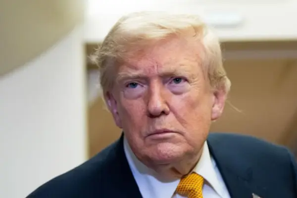 Trump threatens to “take over” the Strait of Hormuz and “manage it”