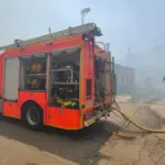 A person dies in the Manises fire, already stabilized by firefighters
