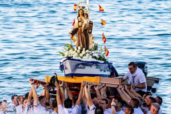 This has been the tribute to the Virgin of Carmen, patron saint of sailors and fishermen