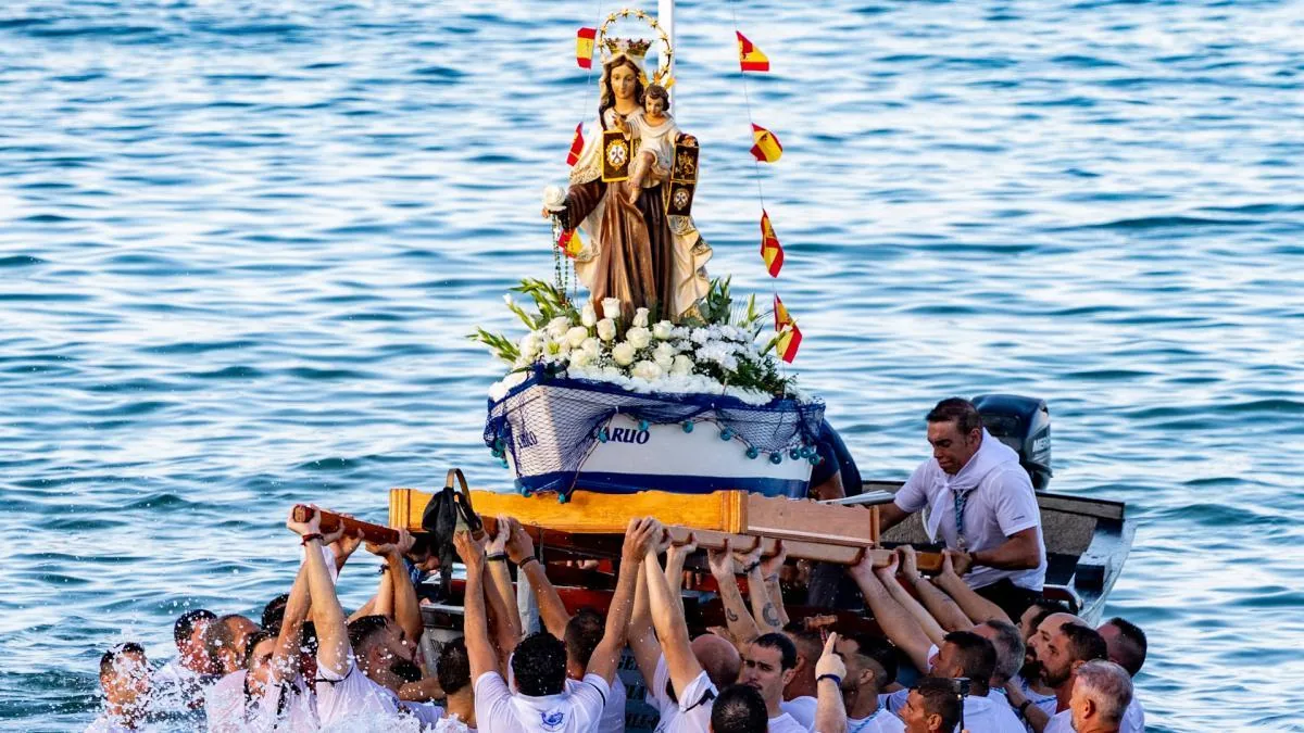 This has been the tribute to the Virgin of Carmen, patron saint of sailors and fishermen
