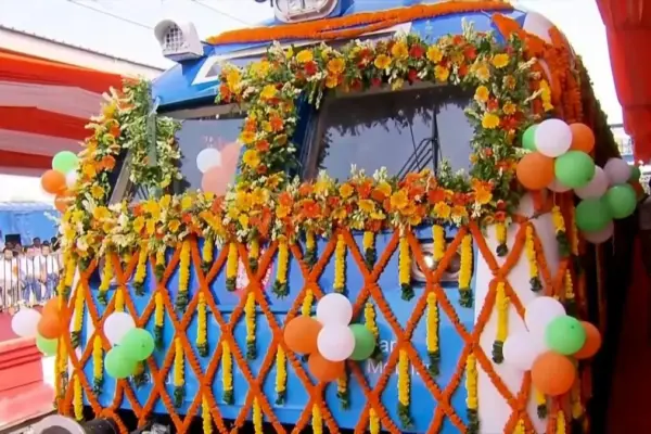 India launches a hydrogen train as a pilot to decarbonize its railway network