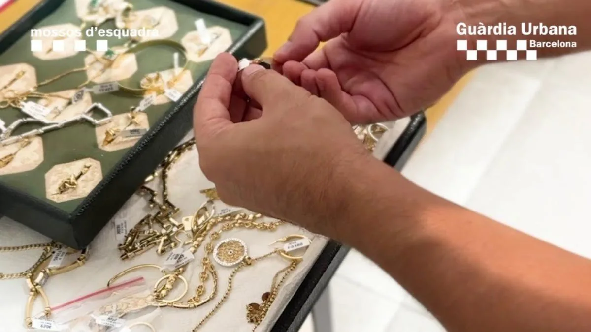 Housekeeper arrested in Barcelona for stealing jewelry and money worth 390,000 euros