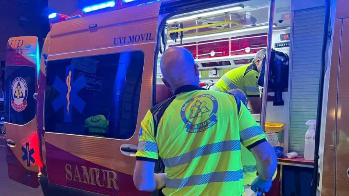 A 63-year-old man, in very serious condition after drowning in the municipal swimming pool of Usera