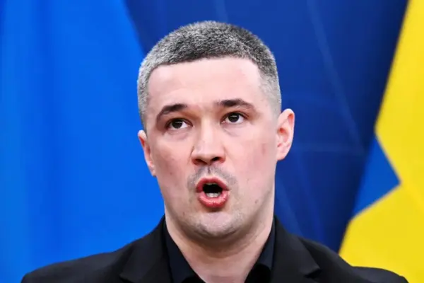 Zelenski opens a crisis in Ukraine by dismissing his Defense Minister, Mikhail Fedorov