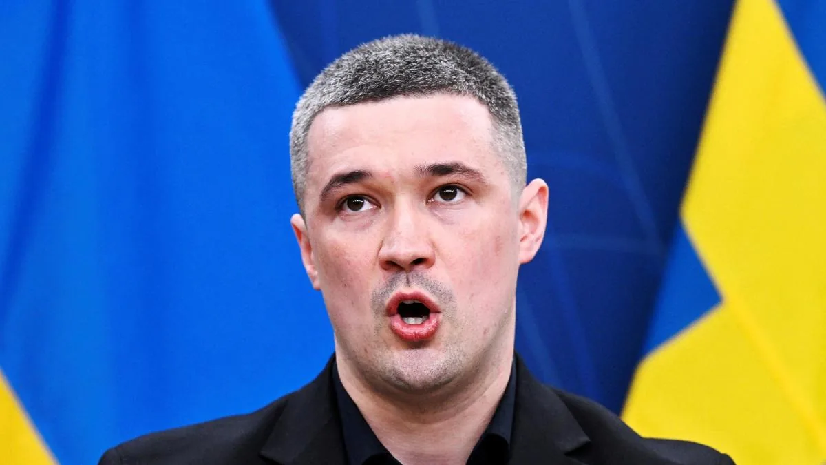 Zelenski opens a crisis in Ukraine by dismissing his Defense Minister, Mikhail Fedorov