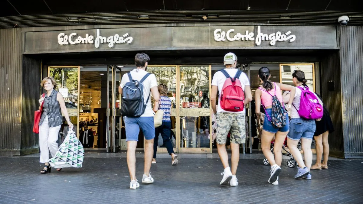 Change in schedule due to the World Cup final: what time do El Corte Inglés, Carrefour, or MediaMarkt close this Sunday