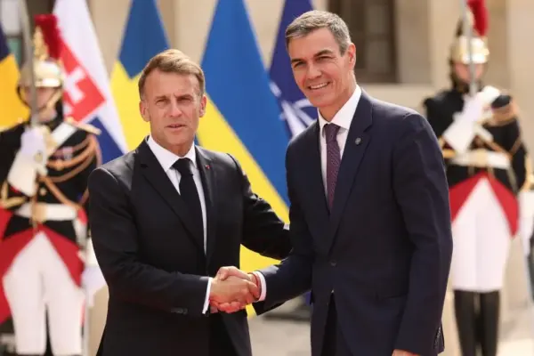 Rajoy angers France while the Government accuses the PP of torpedoing foreign policy