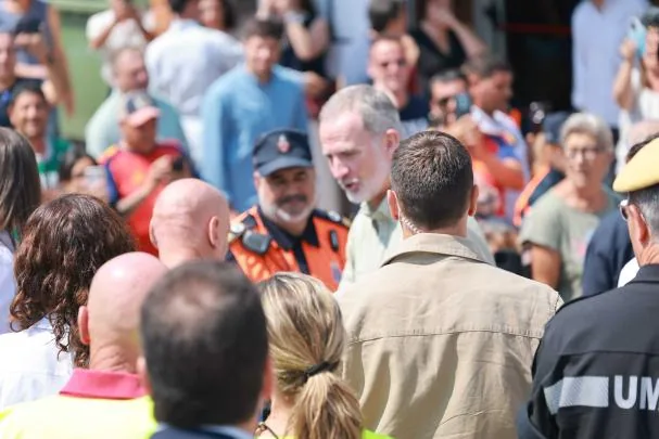 King Felipe and Queen Letizia visit the Villamanta sports center (Madrid), which hosts residents evacuated from Villa del Prado, Aldea del Fresno, and other municipalities in the Community of Madrid affected by the fires.