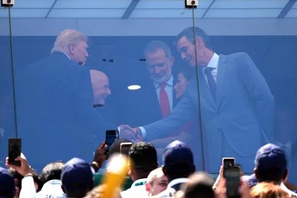 The President of the United States, Donald Trump, greets the Prime Minister, Pedro Sánchez, at the FIFA 2026 World Cup final match between Spain and Argentina at MetLife Stadium 