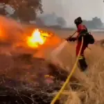 The fire in Zamora reduces its danger but forces the evacuation of two new towns