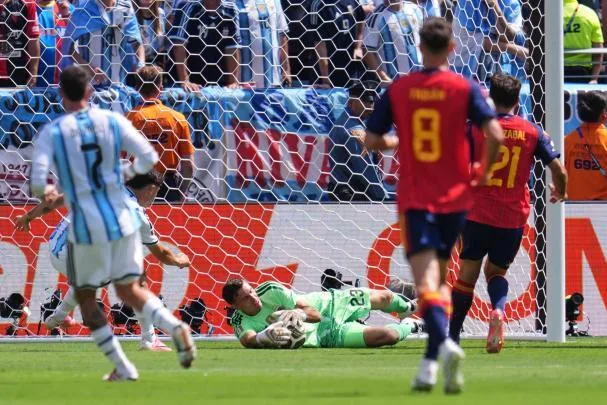 Argentina's scores in the World Cup final against Spain