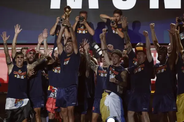 The two private parties of the Spanish National Team: without phones and with notable absences