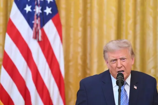Investigate the operator of Trump's 'teleprompter' for illegal betting on his speeches