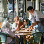 GDP grows by 0.7% in the second quarter thanks to the boost from consumption