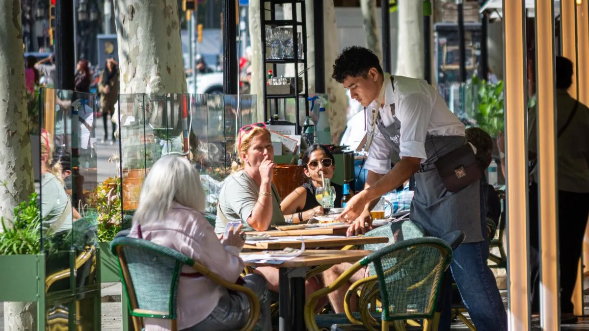 GDP grows by 0.7% in the second quarter thanks to the boost from consumption