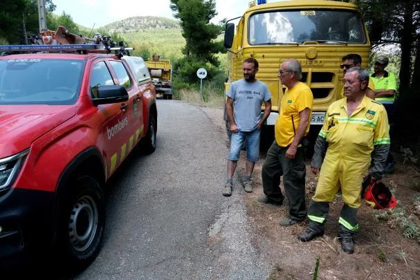 On the right, the operational chief of the ADF of Pontons, Vicenç Vilà, and the mayor, Josep Tutusaus