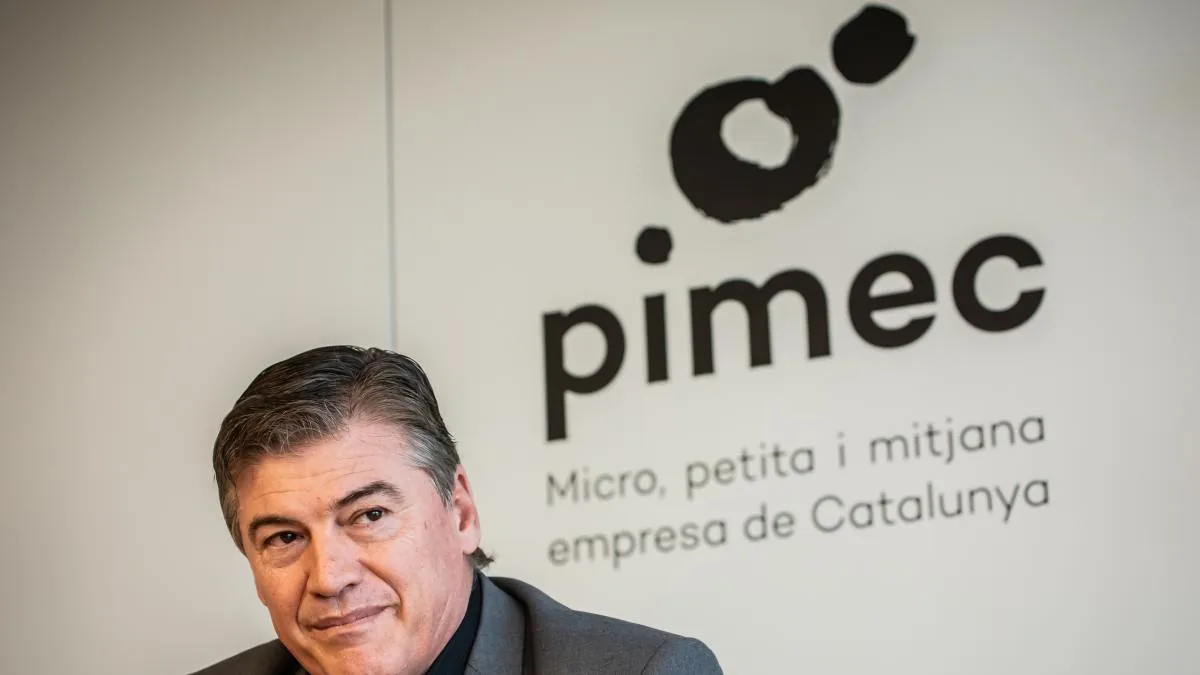 Clash between Cambra and Pimec over silver chairs // El Cercle seeks venue for its Annual Meeting