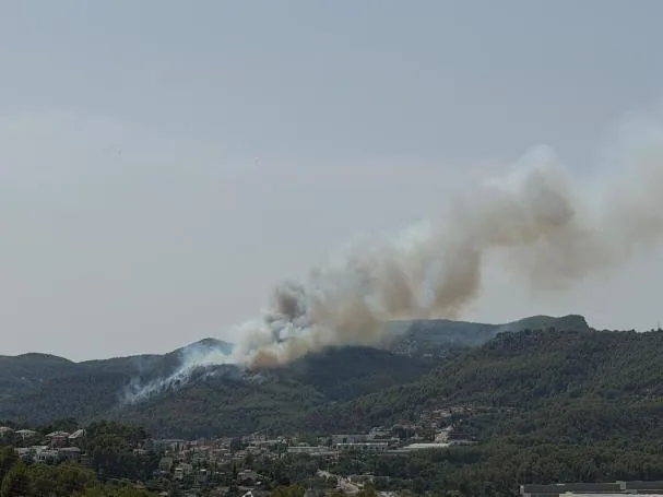 The forest fire affecting Cervelló