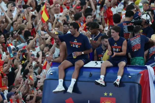 The Spanish team celebrates its second star together with the fans in Madrid