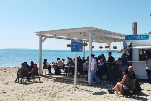 Alicante and other municipalities on the Costa Blanca close beaches due to strong wind alert