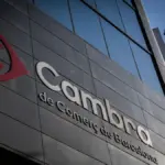 The debate over the silver chairs heats up the plenary session of the Cambra de Barcelona
