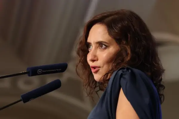 Ayuso promises help to those affected by the Almorox fire when the damages are evaluated