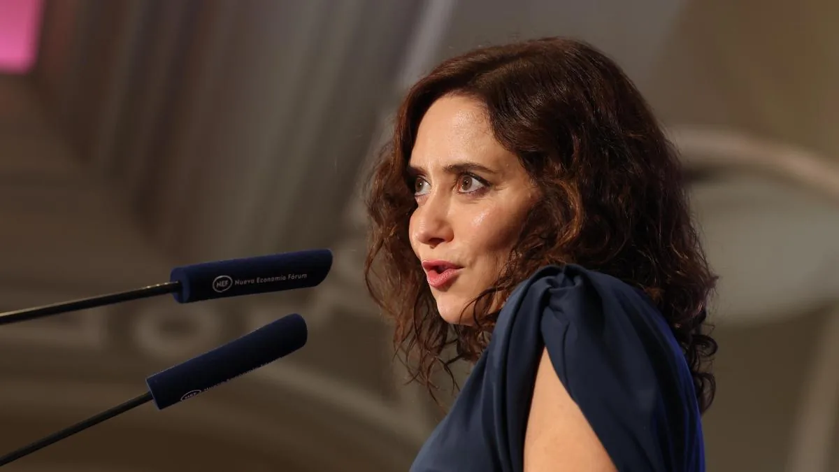 Ayuso promises help to those affected by the Almorox fire when the damages are evaluated