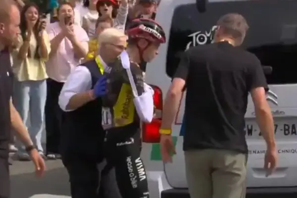 Vingegaard suffers a hard fall and withdraws from the Tour