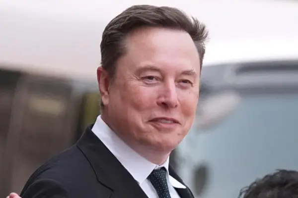Musk says Le Pen is "France's last hope"