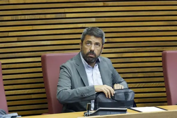 The Prosecutor's Office requests a 3,000 euro fine for a young man for insults against former president Carlos Mazón