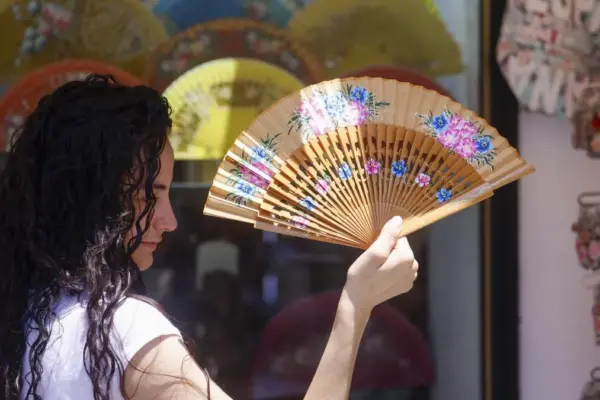 A red alert besieges the south of Valencia and Murcia this Thursday with temperatures of 44°C