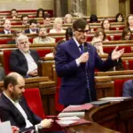 Illa admits to Junts the “problem” with low state investment but asks them to go “beyond the complaint”