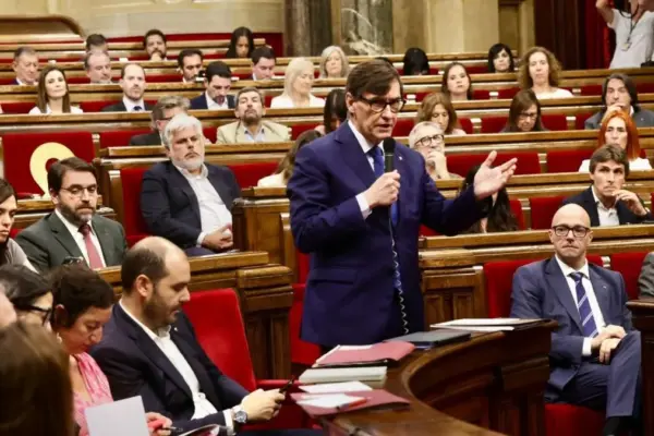 Illa admits to Junts the “problem” with low state investment but asks them to go “beyond the complaint”