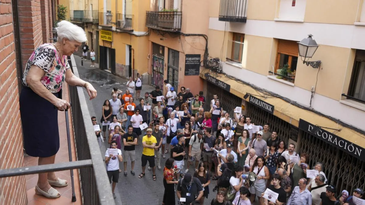 Eviction of Paquita, an 82-year-old woman, from her home in the La Latina district suspended