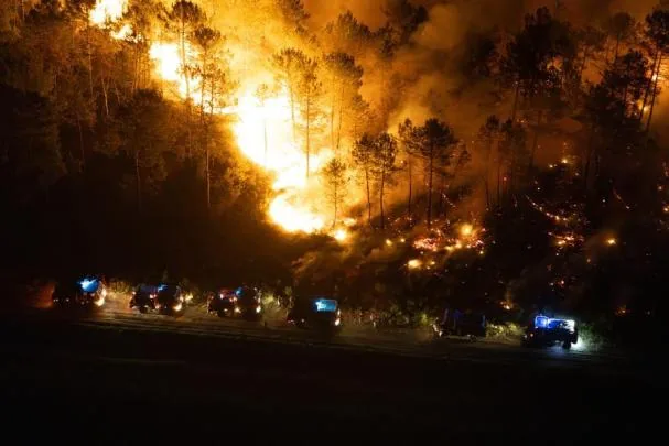 The fire, in the Le Porge sector, one of the most affected by the fire in the French department of Gironde, near Bordeaux