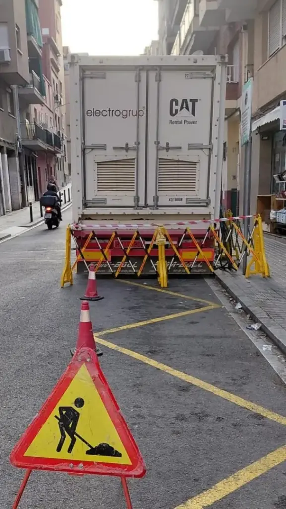 One of the generator sets installed by Endesa to maintain supply during the crisis in l'Hospitalet