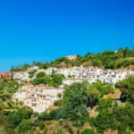 Woman found dead with signs of violence in Benahavís