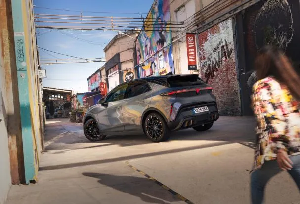 The 52 kWh battery of the Endurance and VZ versions can be charged from 10% to 80% in just 24 minutes using a fast DC charger.
